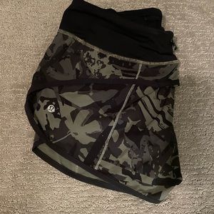 Speed up shorts green pattern size 8 4”